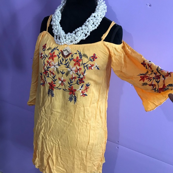 Yellow half shoulder flower dress - Picture 3 of 3